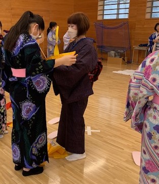 地元中学校で「浴衣着方教室」を開催してきました