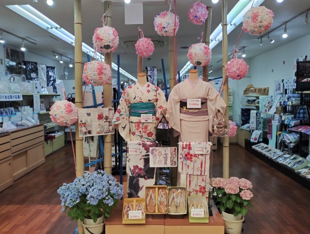 夏の装い応援フェア開催中！【明石店】