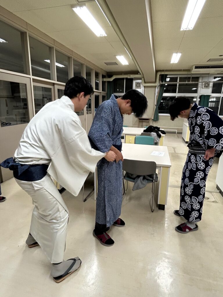 浴衣着方体験授業を開催しました